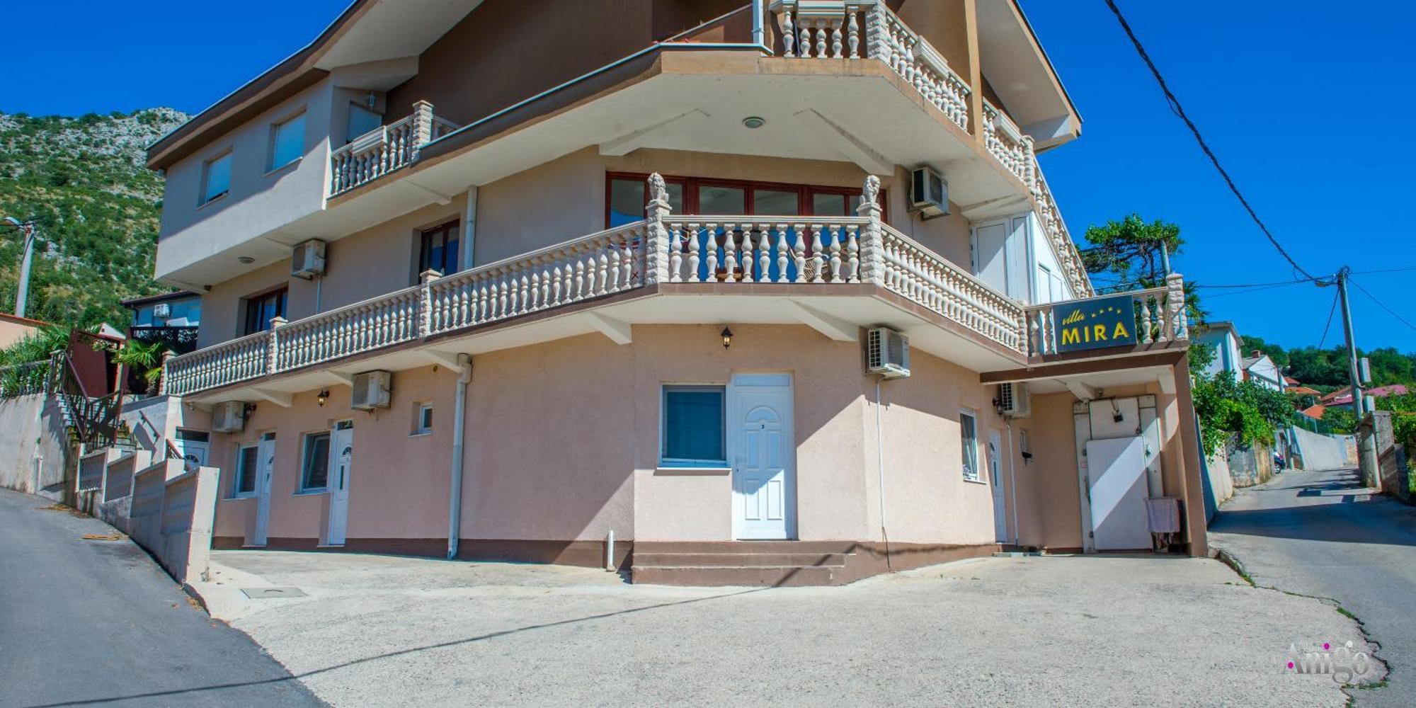 Mira - With Private Pool Apartment