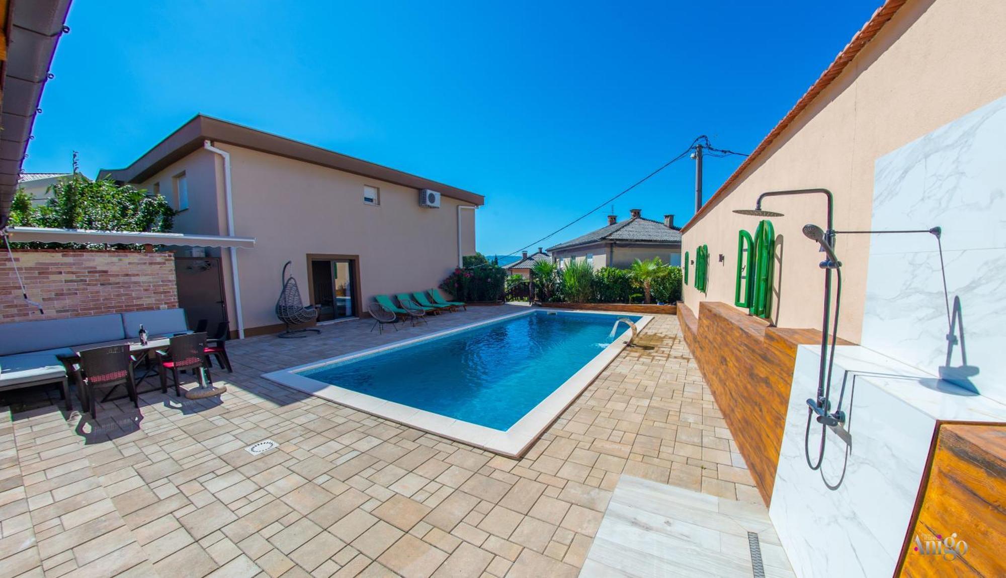 Mira - With Private Pool *